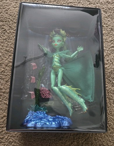 Mano monster high - in,