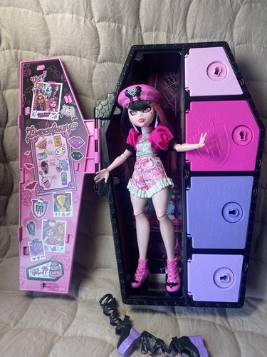 Monster high doll - monster,